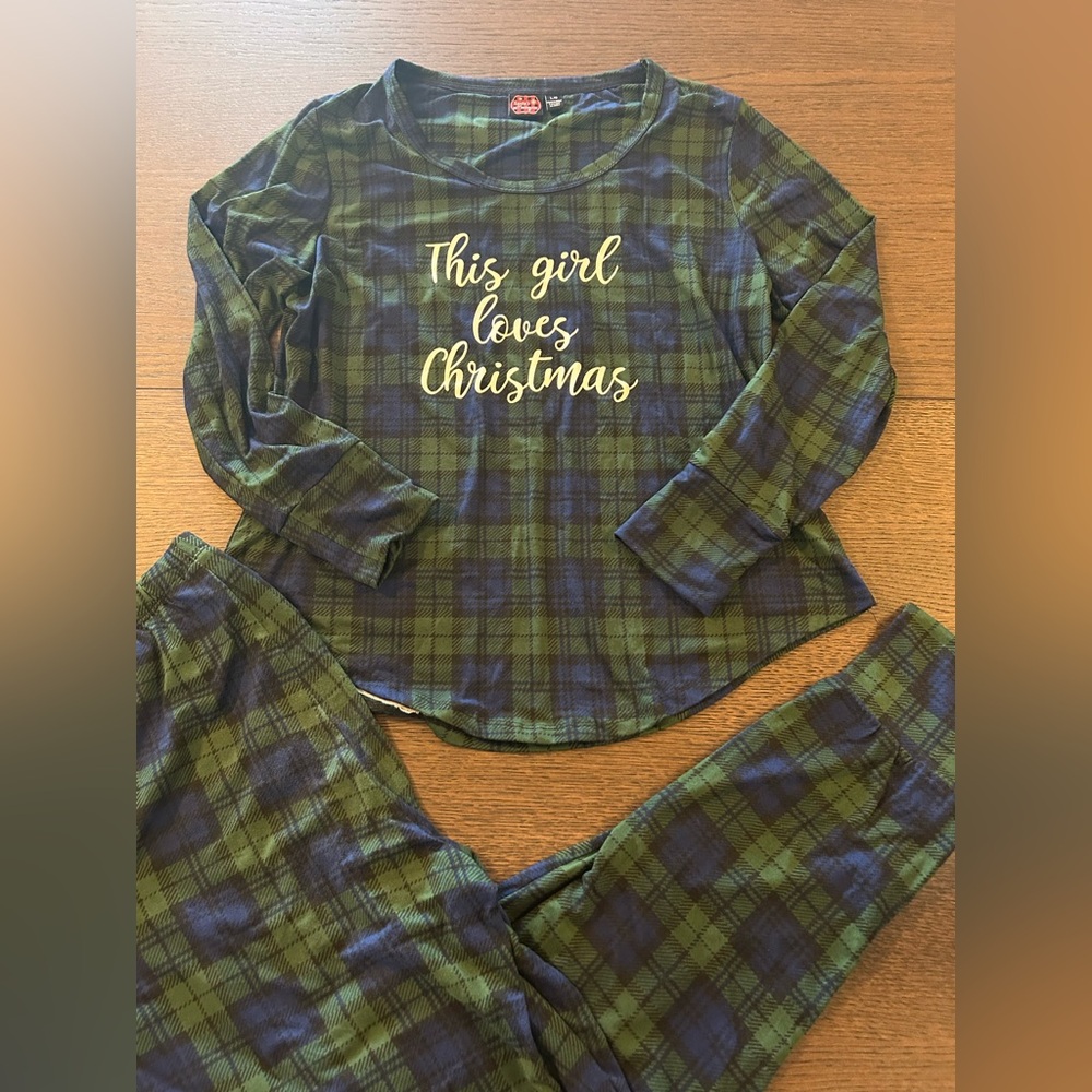Women Two Piece Green Pajama Plaid Large This Girl Loves Christmas